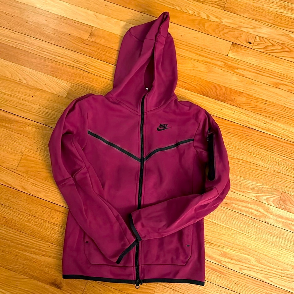 Men’s XS Nike Tech Sweatshirt